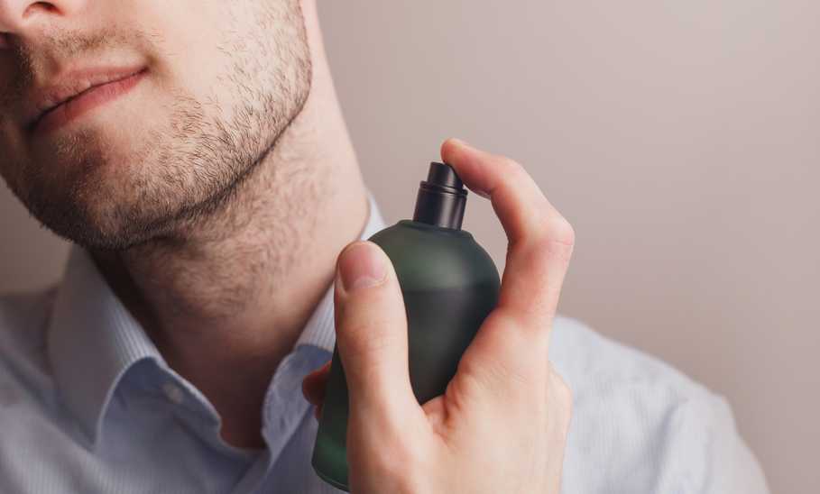 How to Apply Cologne