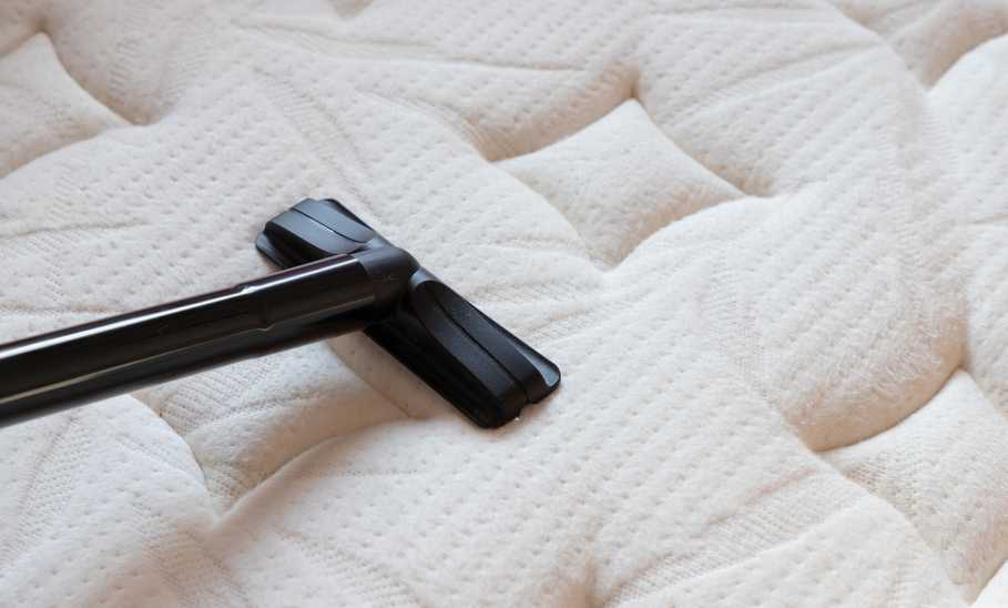 Cleaning mattress by vacuum cleaner