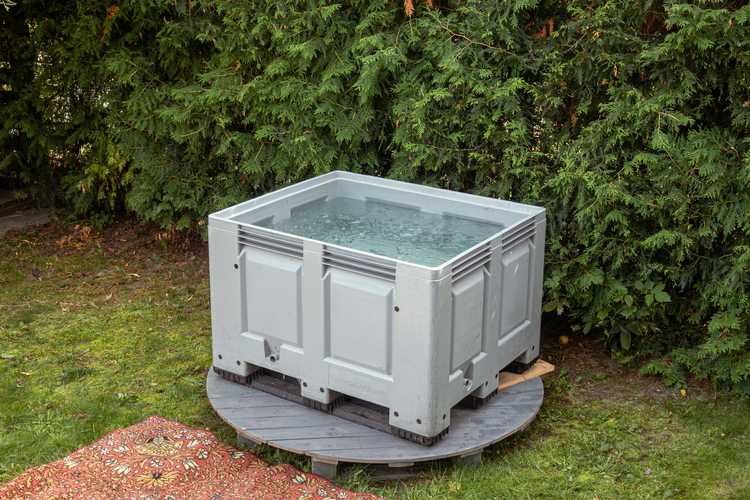 Cold Plunge Tub in garden